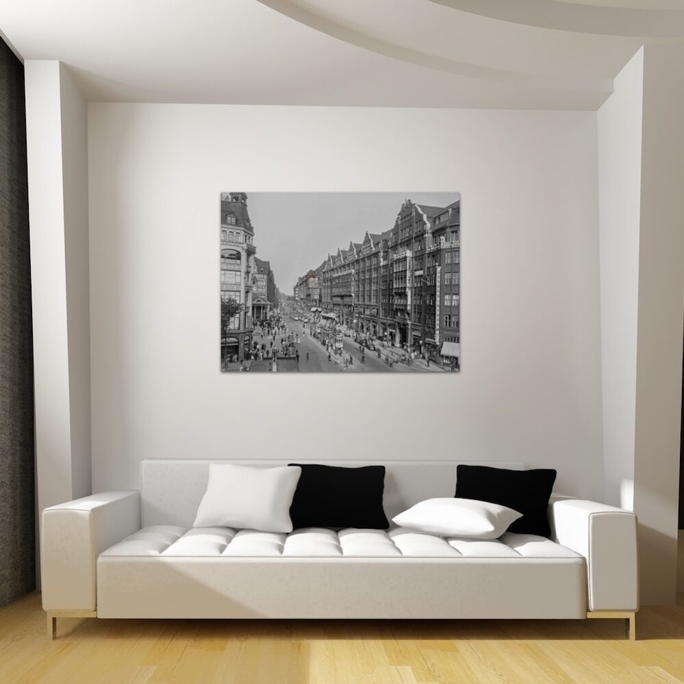 KHN00102_wall1